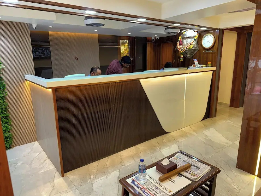 Hotel Ratna Paradise Thane West
