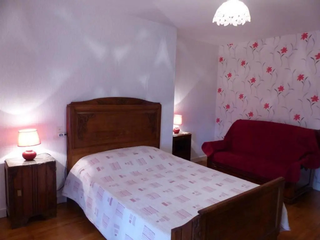 Grande maison à Saint-Pourçain avec piscine, sauna et WiFi - FR-1-489-60