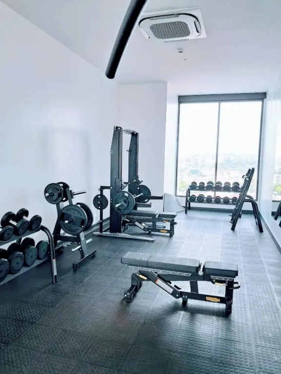 Unique 2 BDR Apartment at Loxwood House With Rooftop Pool and Gym