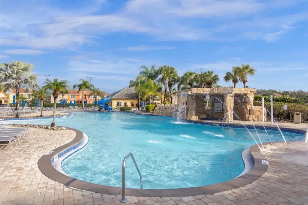 4 Bedrooms 3 Bathrooms Paradise Palms 8881 Cp