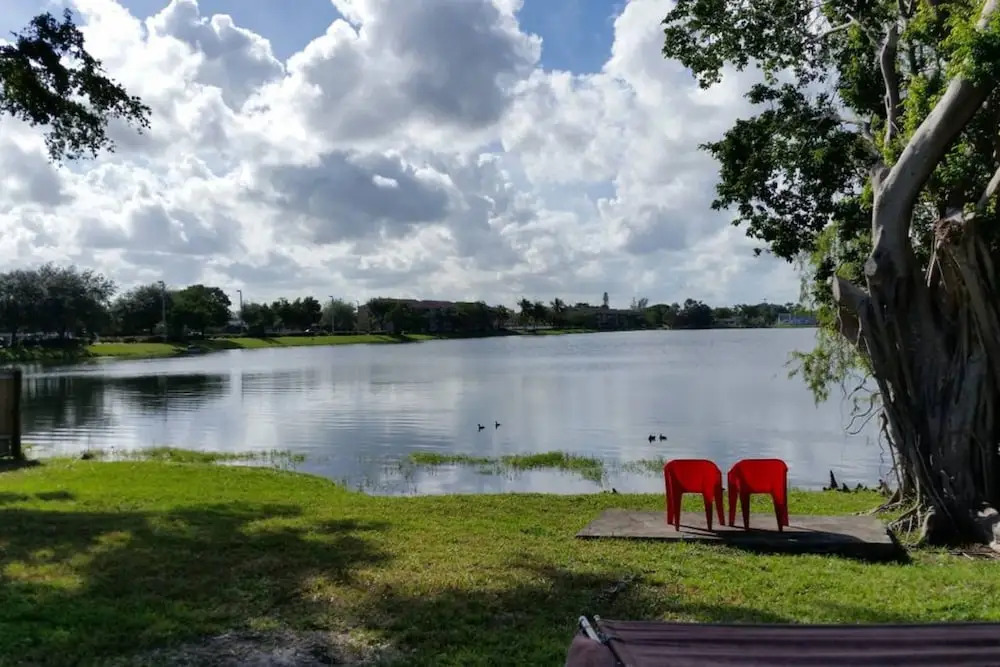 Beautiful Lakeview Sunsets Resort - 3BR