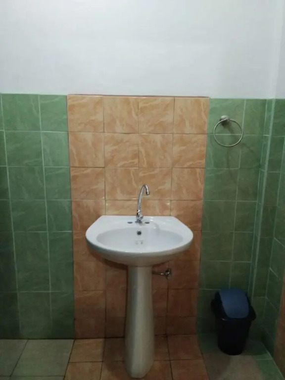 Ross Rose Budget Hotel