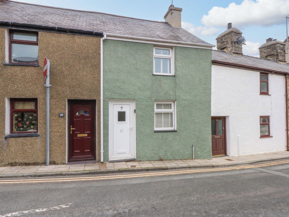 27 Kingshead Street
