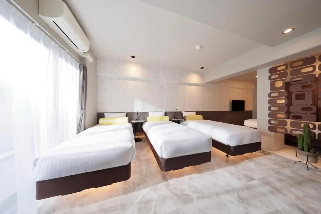 Dotombori Crystal Hotel 3