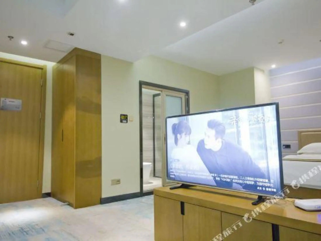 Ruishiting Shangpin Hotel (Kongtong District South Gate Shizi)