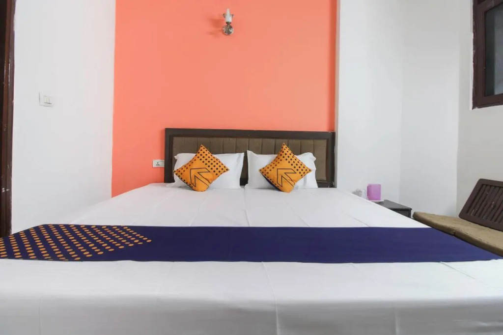 Goroomgo Viren Pacific Agra