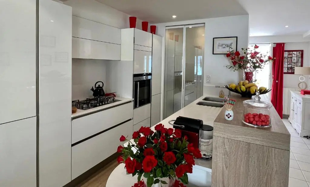 120m2 Avec Deux Terrasses Ensoleillees a Biarritz