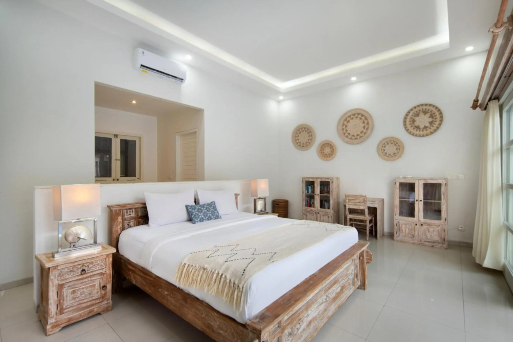 Villa Shree Canggu by Azure, 2 mins walk to Beach near Finns