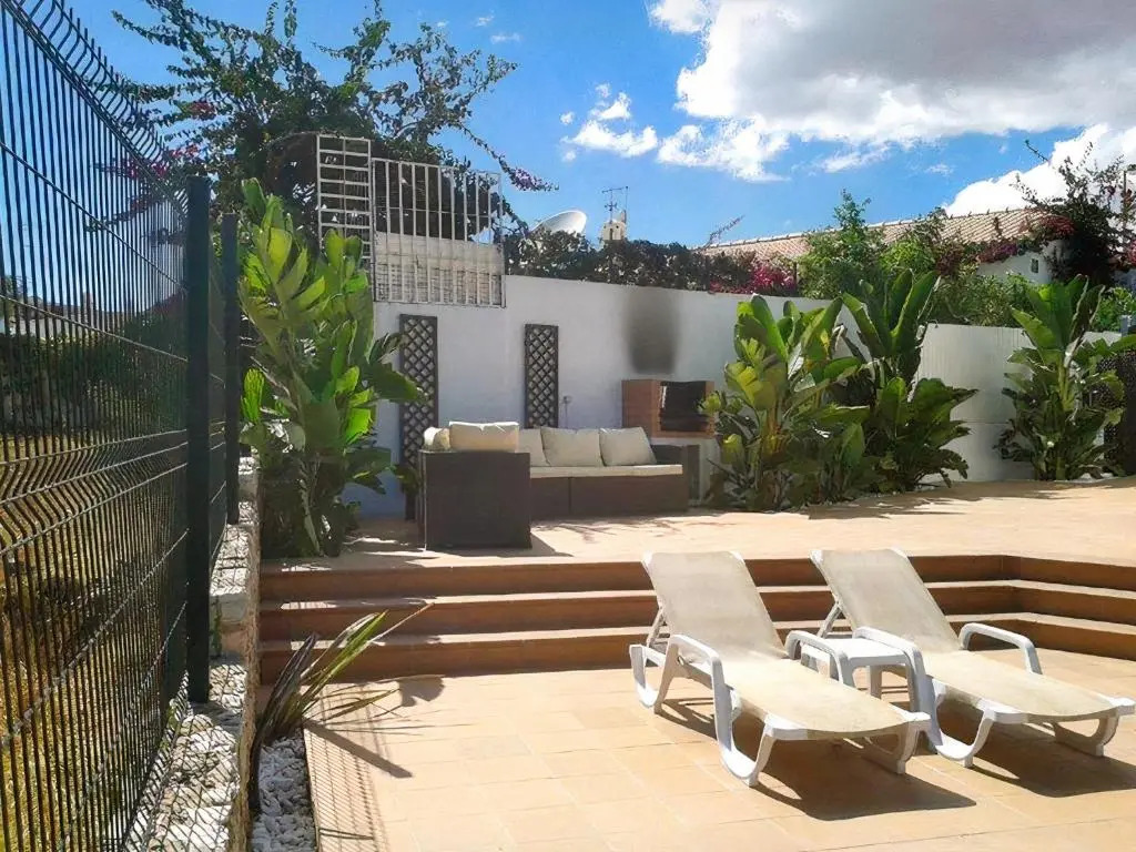 Villa 81 great spot Oura beach, Albufeira