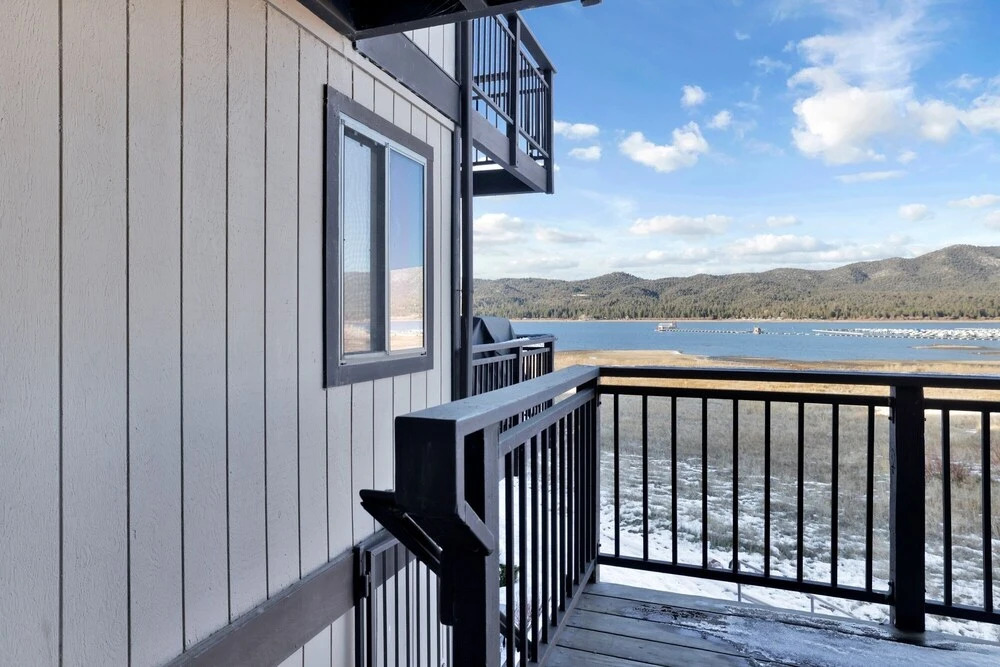 2174-forest Shores Lakefront Condo 3 Bedroom Home by RedAwning
