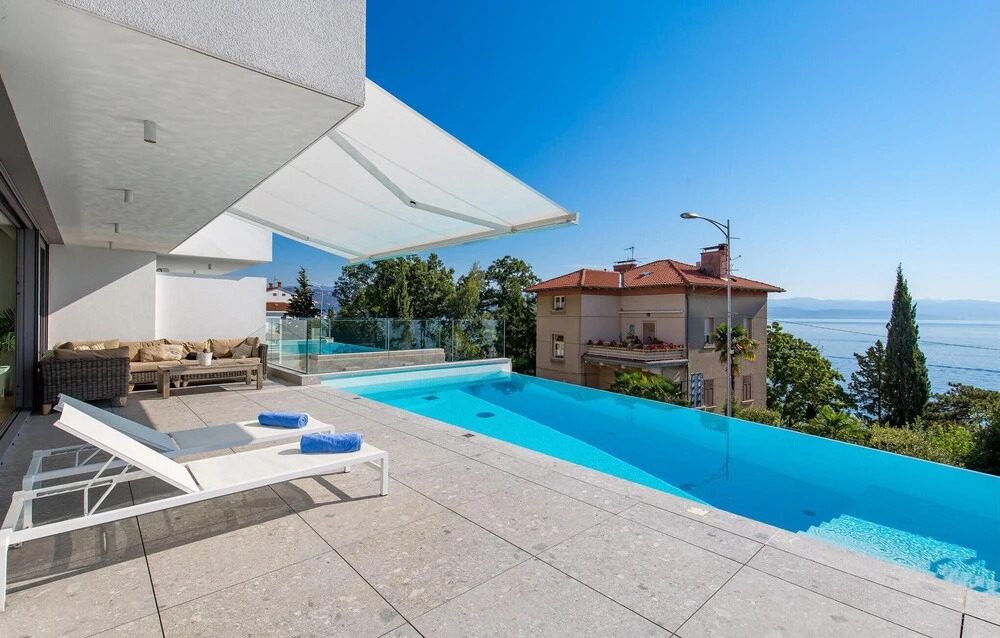 Nice Apartment in Opatija With 4 Bedrooms, Sauna and Heated Swimming Pool