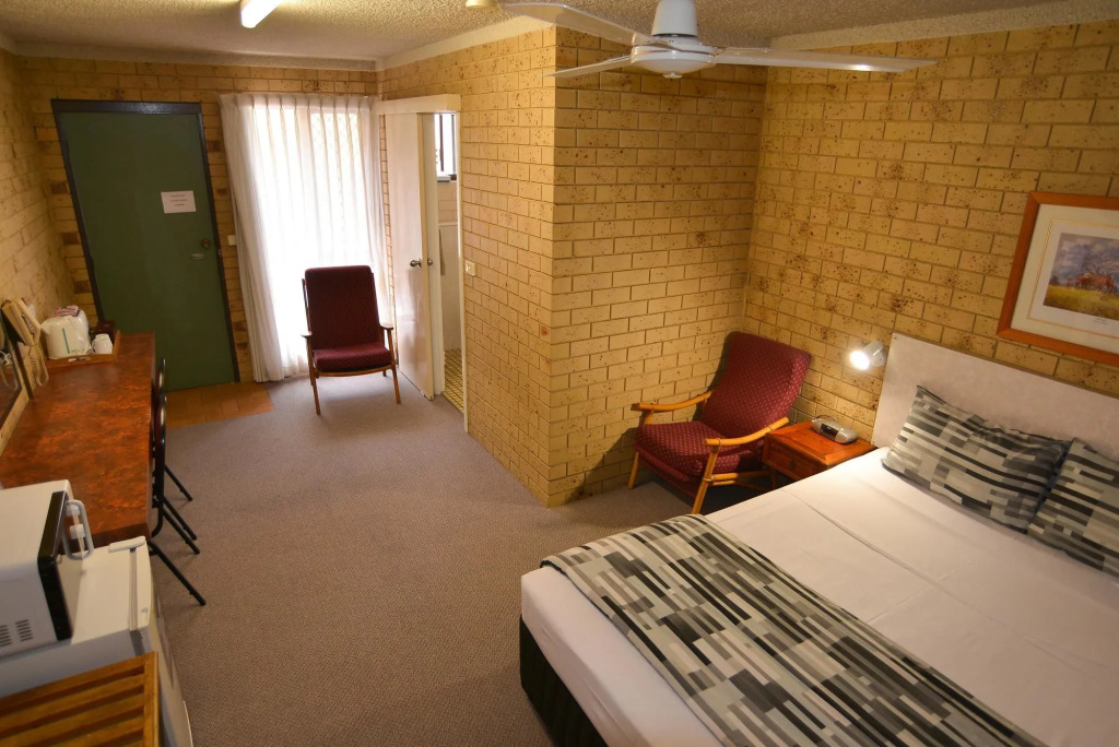 Coast Inn Motel