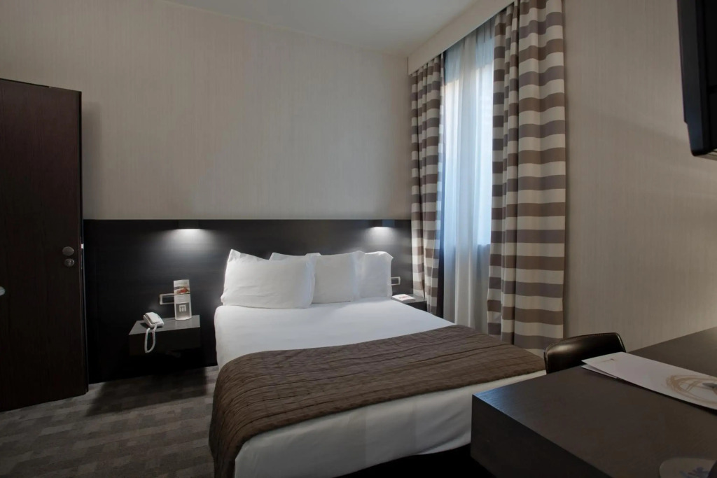 Hotel Ovest