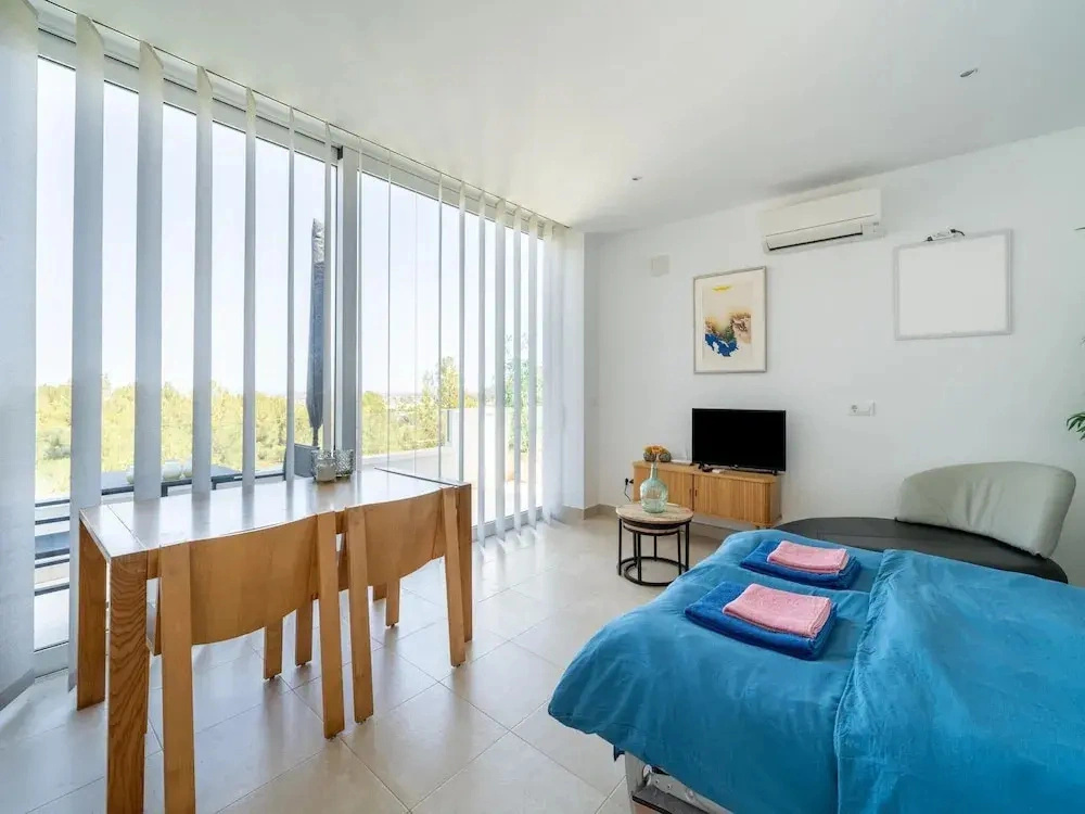 Modern Stay Near Monte Solana