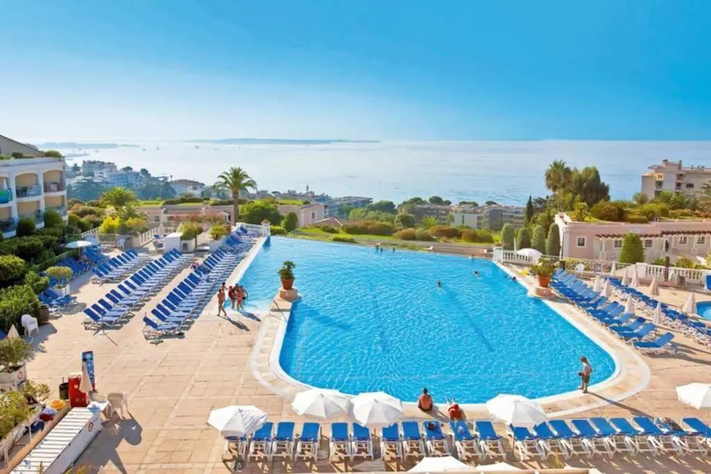 Appartement Lumineux dans Résidence avec Piscine