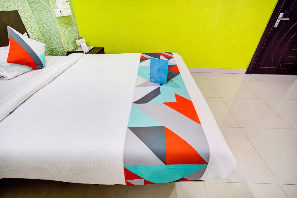 FabHotel Chirom Palace
