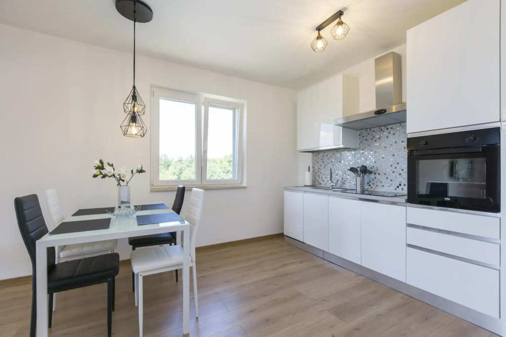 Apartment Mirna with Swimming Pool