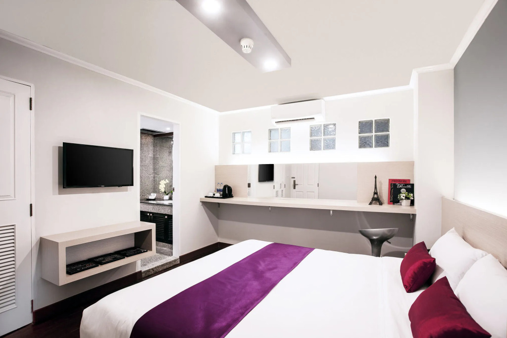 Collection O The Step Sathorn