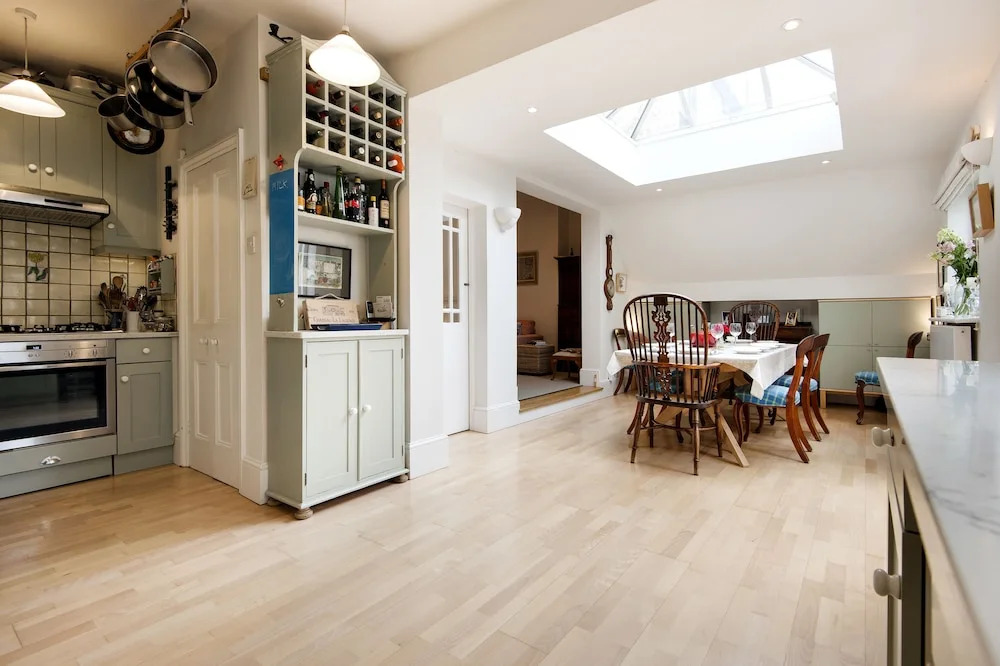 Magnificent Clapham Common Home close to Brixton