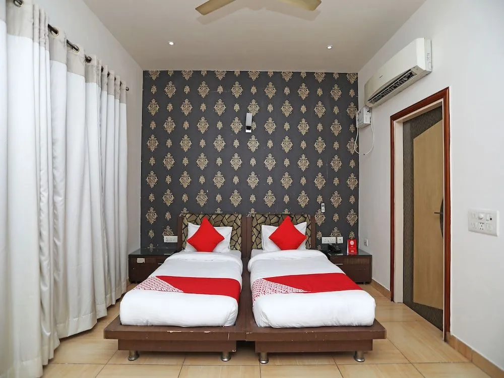 OYO 17257 Stay Inn