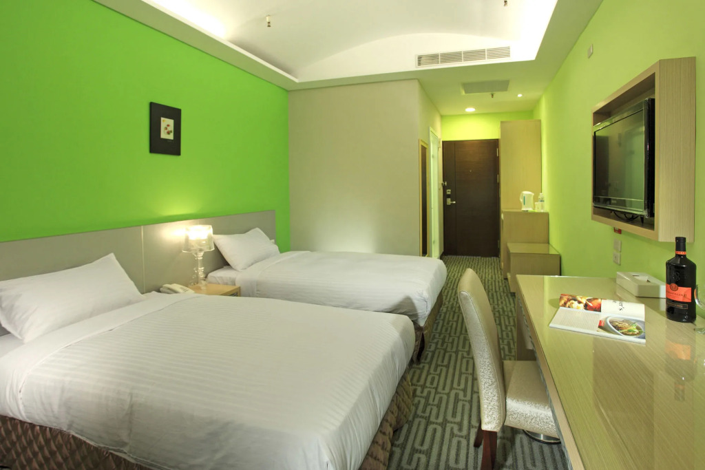 Yoyo Hotel