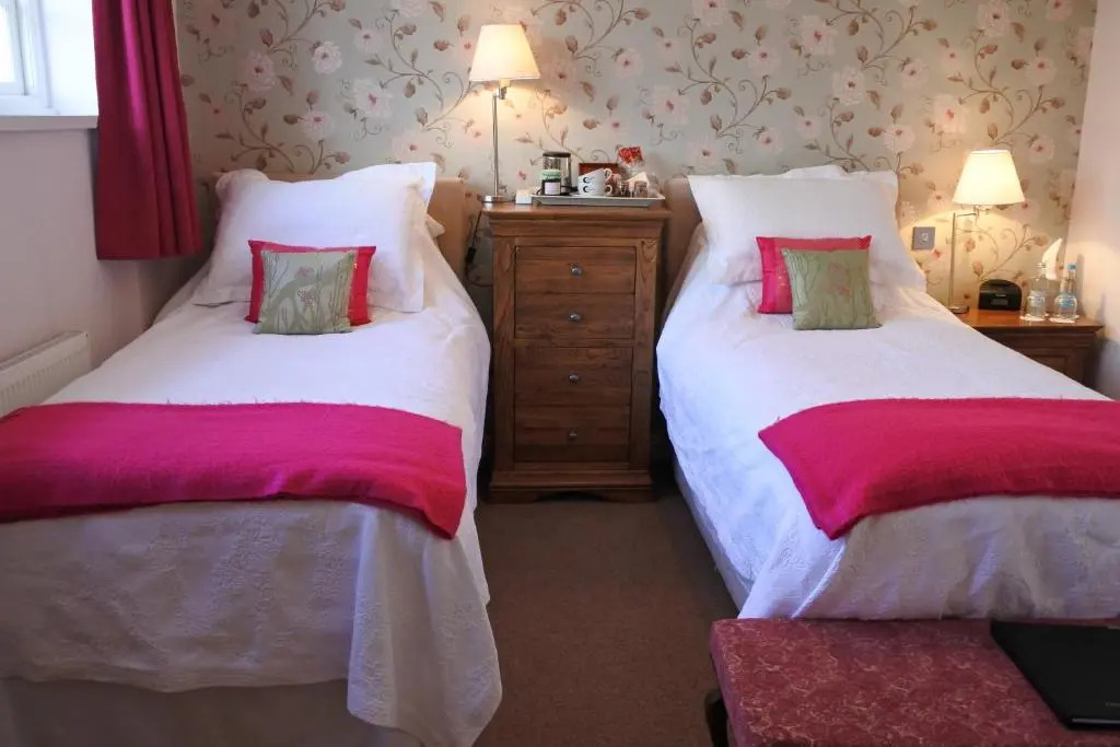 Magpies Restaurant with Rooms