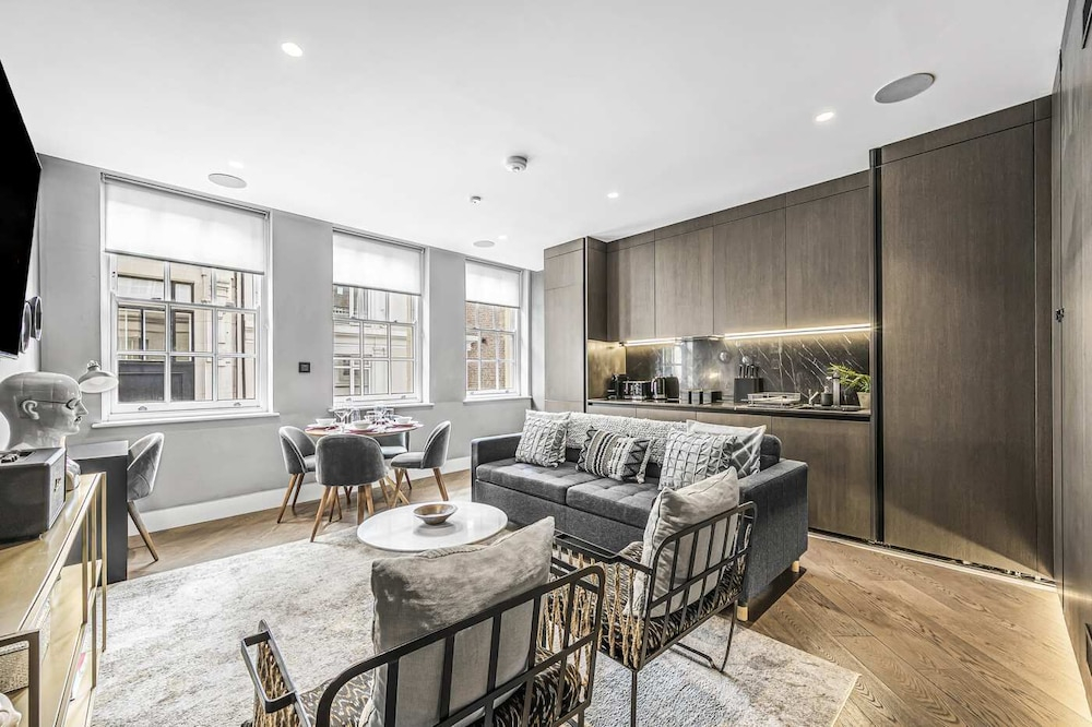 The Legacy Apartment - Soho - by Frankie