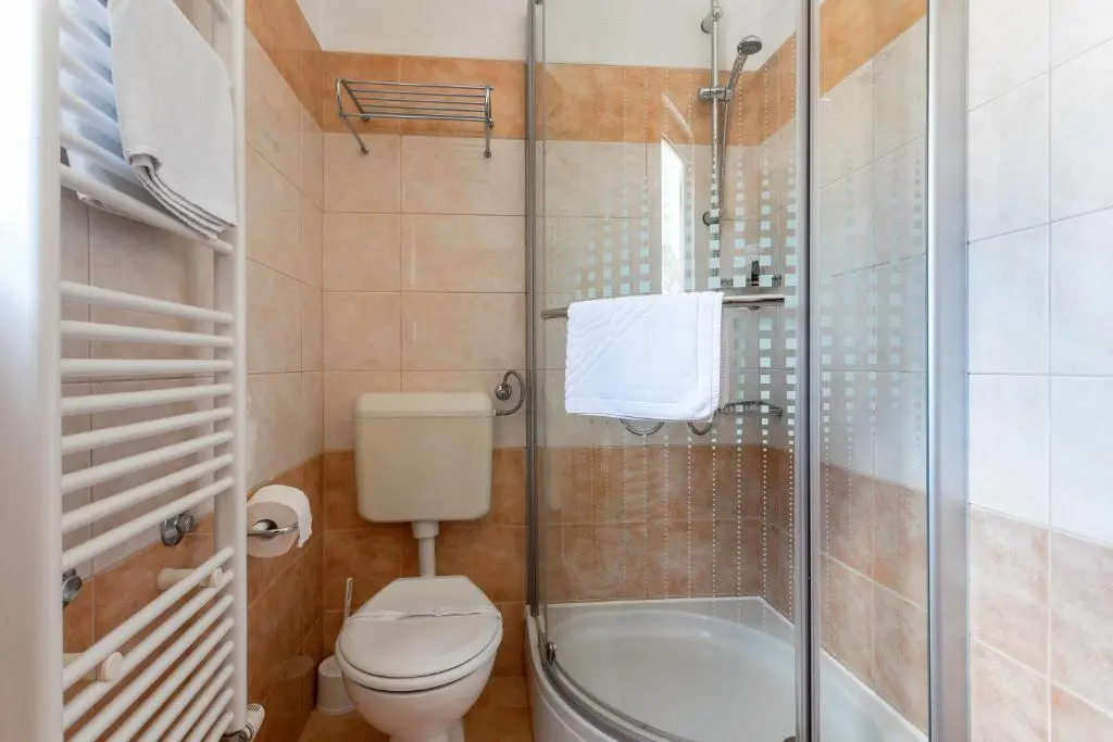 Apartments Jakic 1