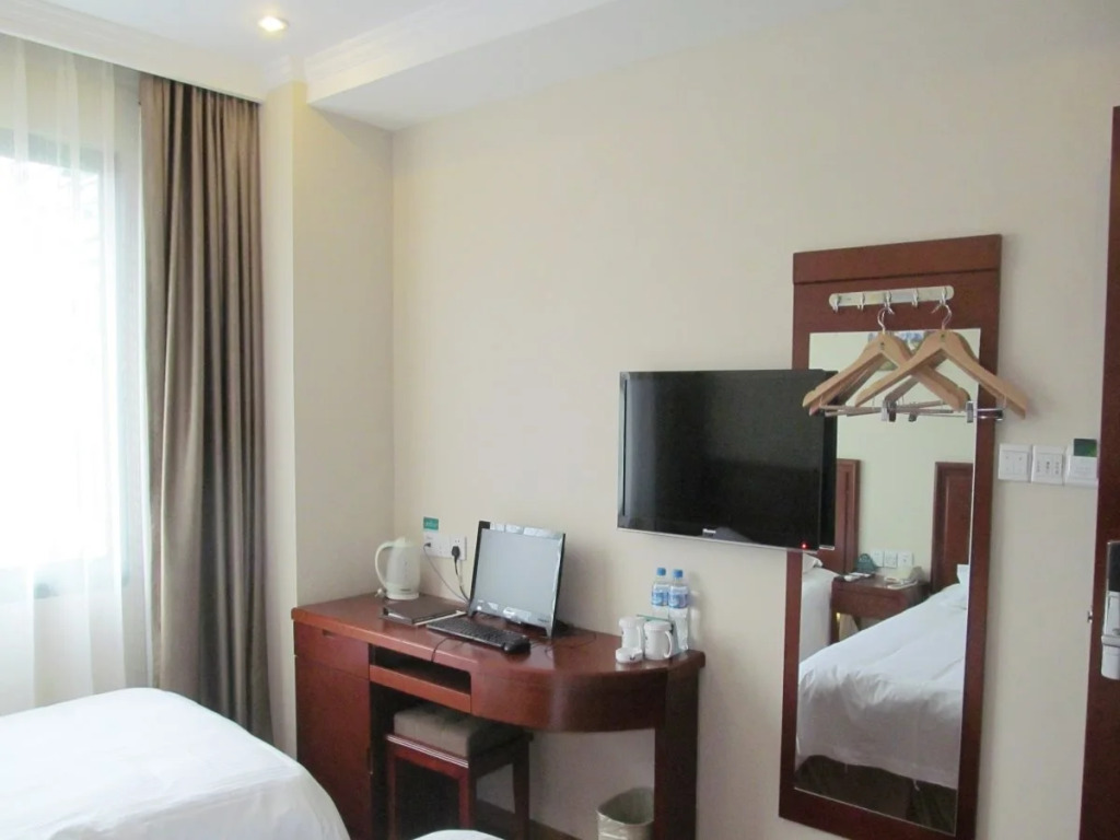 GreenTree Inn Hefei Railway Station Shell Hotel