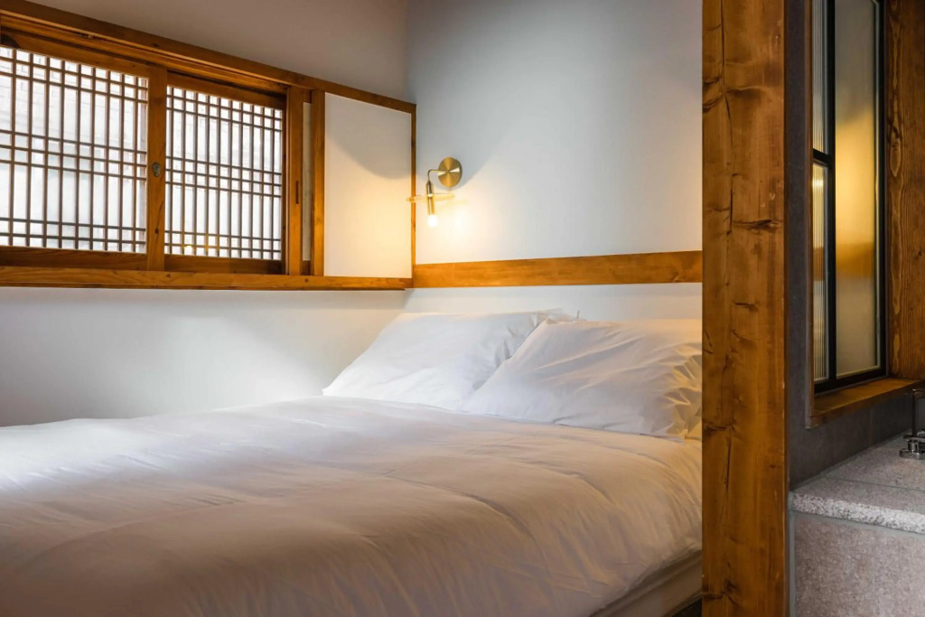 Dongyoungjae Annex by BUTLER LEE - Hanok Korean traditional house