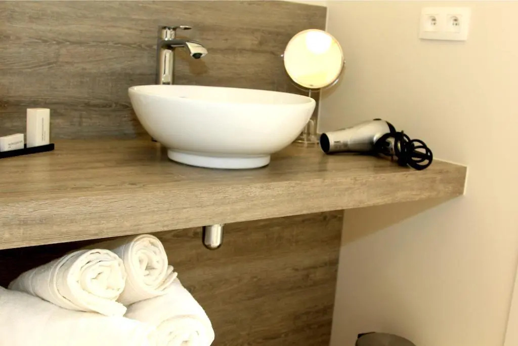 B&B Laurus