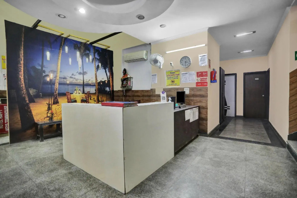 OYO Townhouse 764 Hotel Happy Keys Townhouse