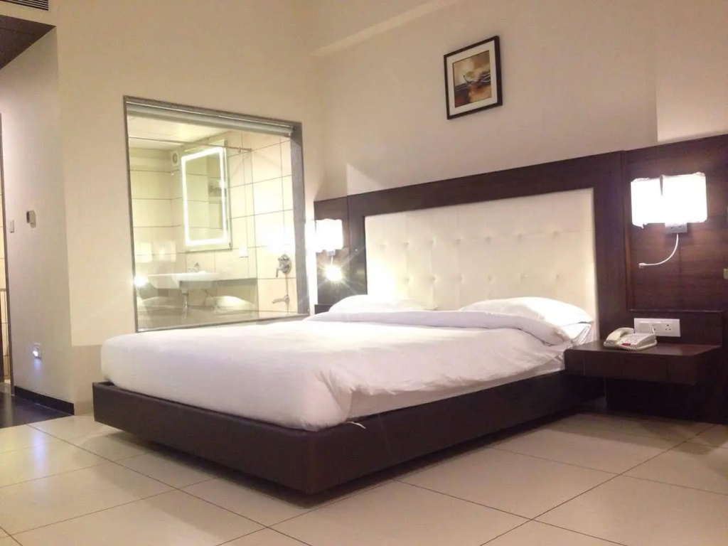 Hotel Lake View