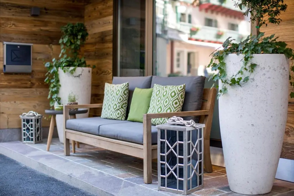 TWO TIMEZ - Boutique Hotel - with AC