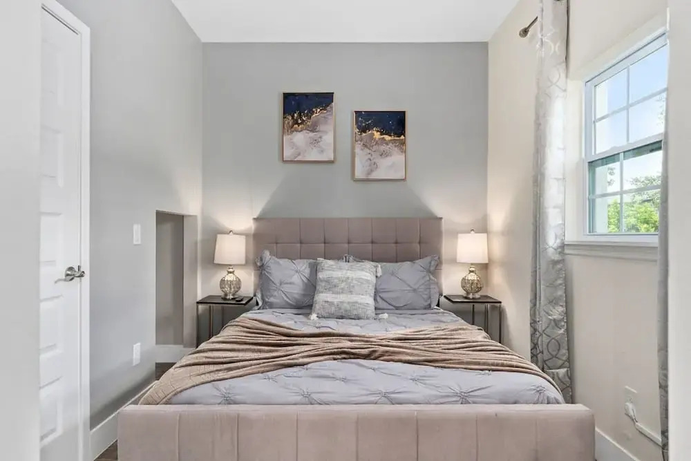 Super Cool- Sleeps 17 Newly Built Near Parks
