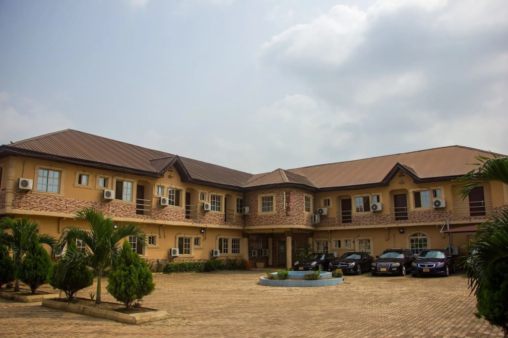 Masbat De Kings Hotel