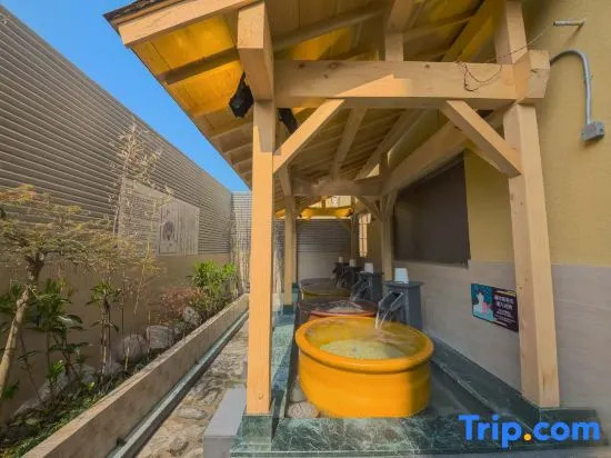 Shanghai Jiletang Jinshajiang Hot Spring Hotel