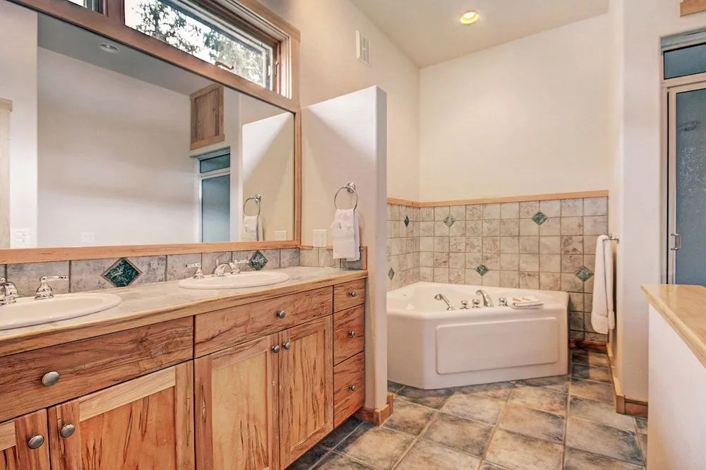 301MC Mill Creek by RedAwning