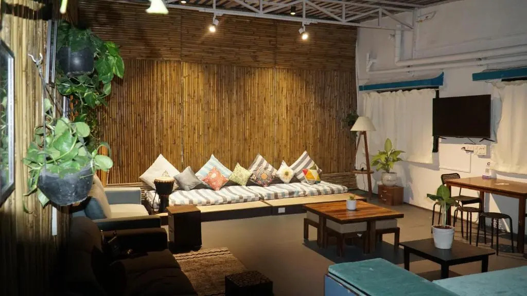 Hoshtel99 - Stay, Cowork & Cafe