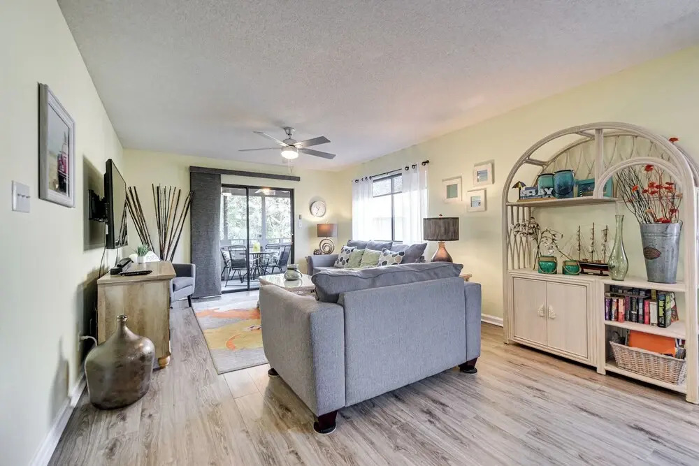 1 Mi to Coast: Myrtle Beach Condo w/ Balconies!