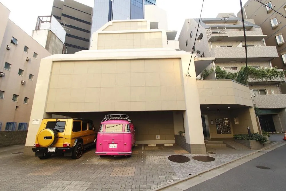Ko's Apartment, Shibuya Station