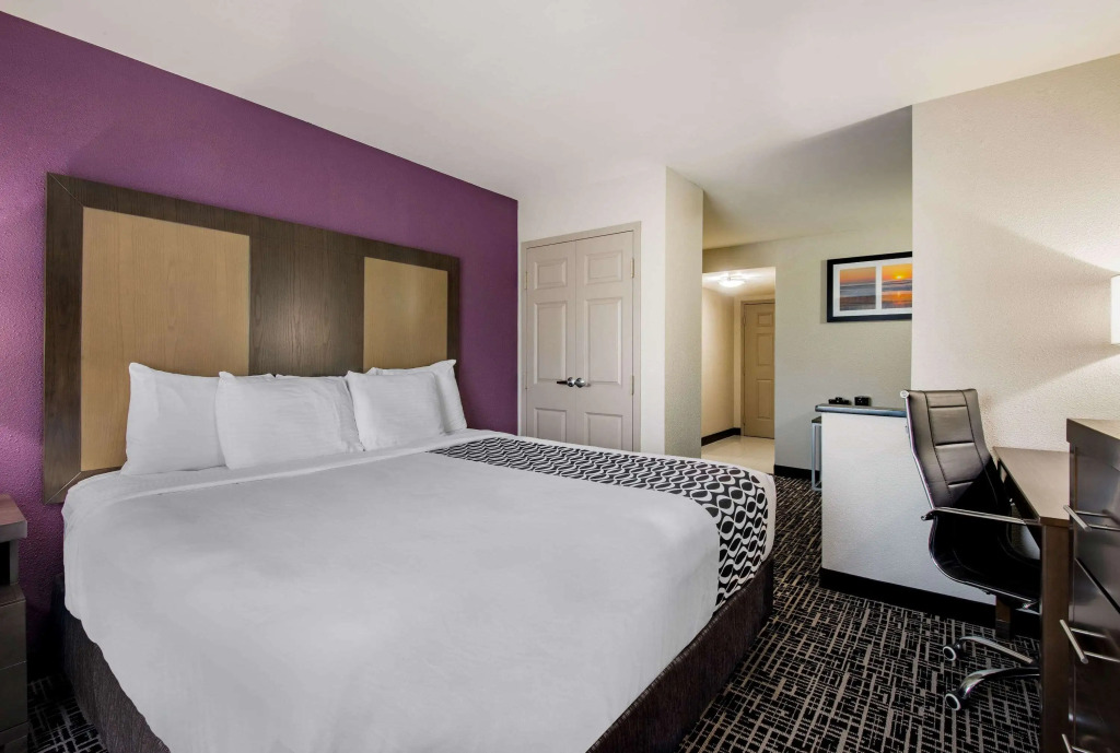 La Quinta Inn by Wyndham West Long Branch NJ Shore Area