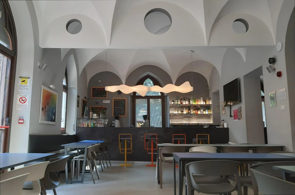 Babila Hostel & Bistrot