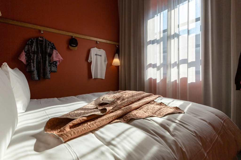 MOB HOTEL Paris Les Puces