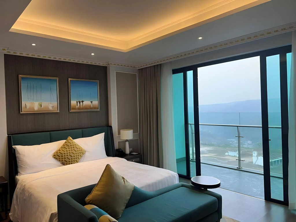 FLC Halong Bay Golf Club & Luxury Resort