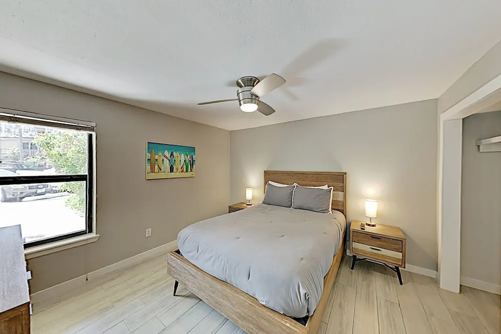 Renovated Saida Towers Getaway W/ Pool & Hot Tub 2 Bedroom Condo