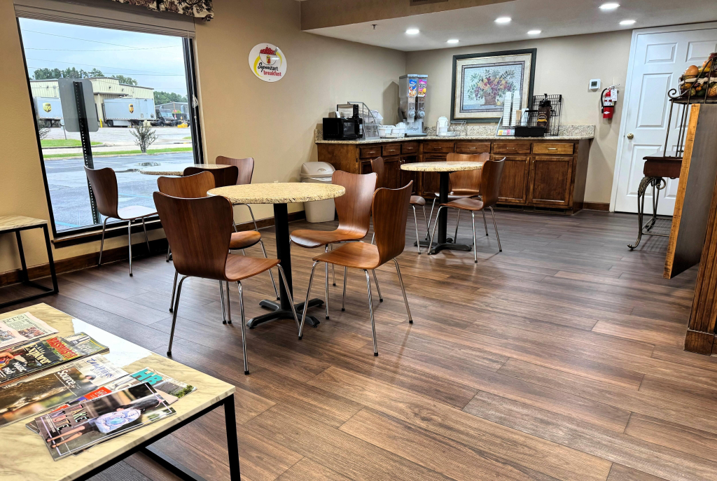 Super 8 by Wyndham Booneville