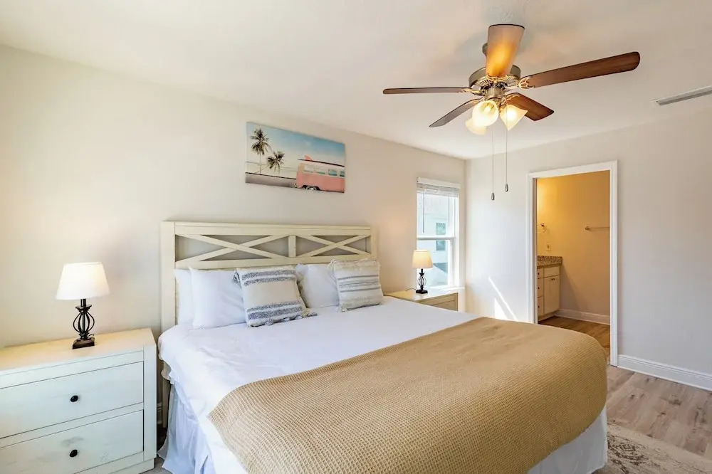 Santa Rosa Hideaway by Avantstay Pet Friendly 6 Mins to Beach!