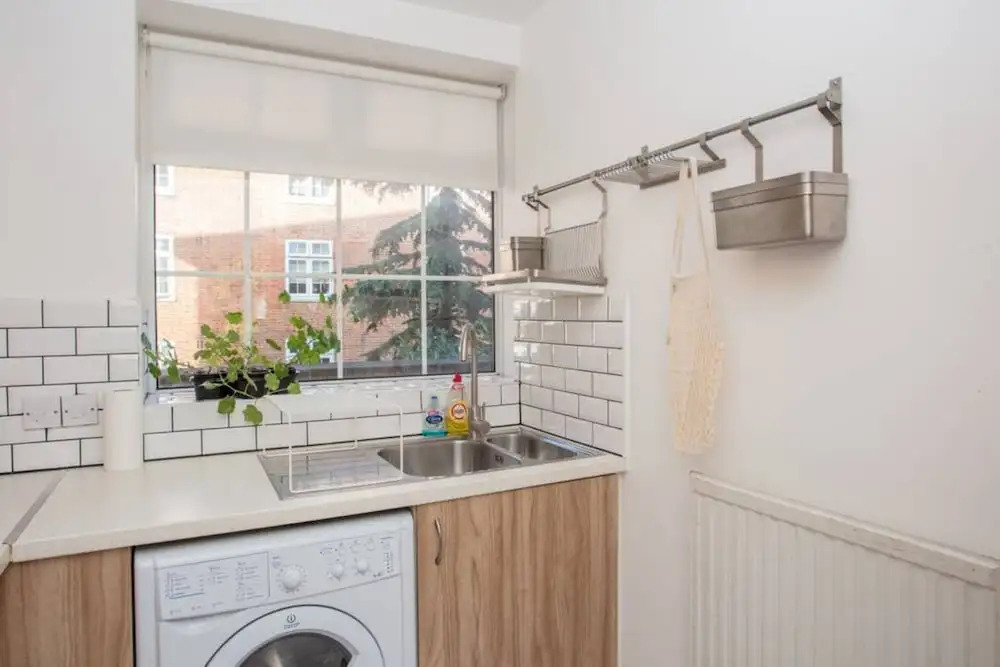 Sunny 2 Bedroom Flat in Islington