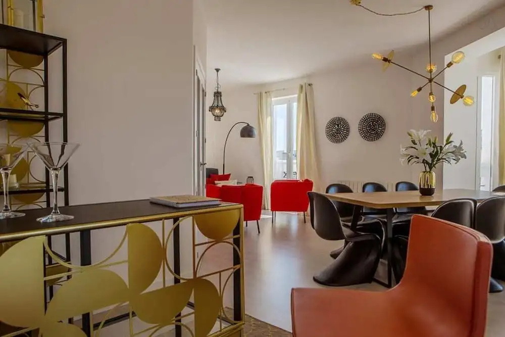 Sophisticated 3bed W/balcony 2min to Tube